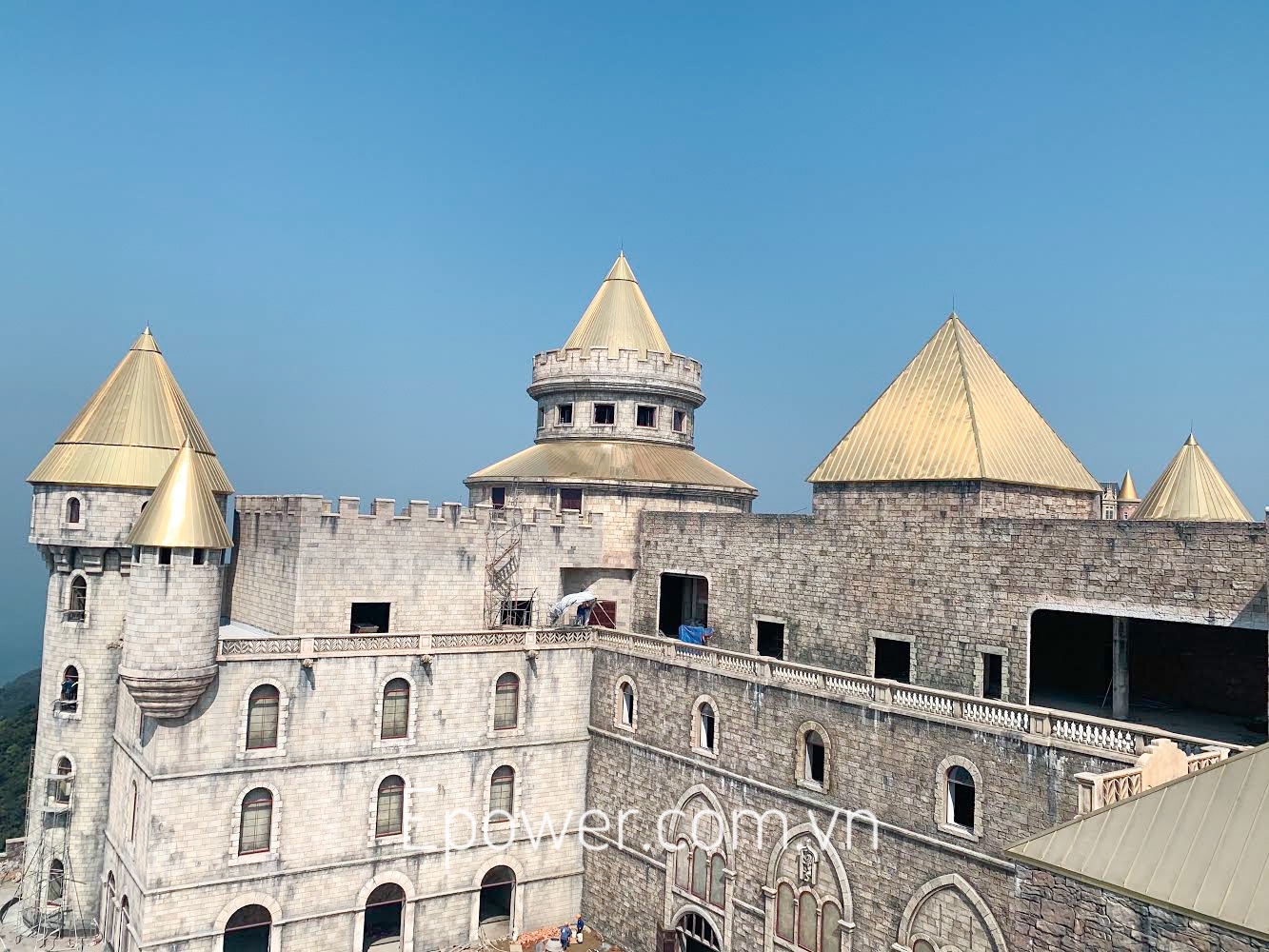 Installing the Ba Na Castle copper roof on the mountain top - photo 1